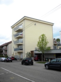 Die 5 Wohnungen mit je 130 qm haben alle einen Balkon zur Sattelstraße.