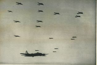 Amerikanische Bomber beim Anflug auf Stuttgart am 06.09.1943.
