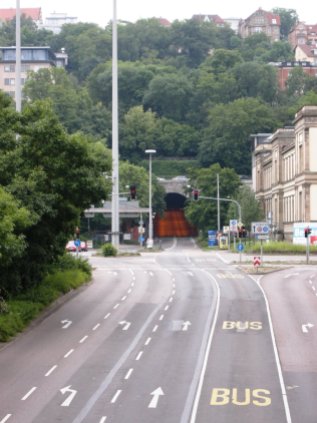 Blick vom Gebhard-Müller-Platz zum Wagenburgtunnel 2012.
